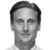 En profilbild av fastighetsmäklare Rasmus Dahlberg Karlsson