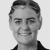 En profilbild av fastighetsmäklare Karin Gustafsson