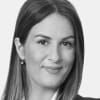 En profilbild av fastighetsmäklare Vanja Andelkovic