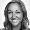 En profilbild av fastighetsmäklare Nathalie Karlsson