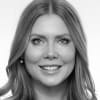 En profilbild av fastighetsmäklare Therese Backman