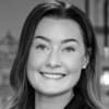 En profilbild av fastighetsmäklare Rebecca Jansson
