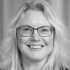 En profilbild av fastighetsmäklare Karin Sökare