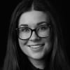 En profilbild av fastighetsmäklare Anna Sjögren