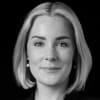 En profilbild av fastighetsmäklare Linnea Ragnevad