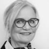 En profilbild av fastighetsmäklare Ewa Carlsson