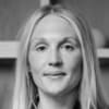 En profilbild av fastighetsmäklare Louise Segergren