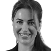 En profilbild av fastighetsmäklare Julia Hellman