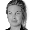 En profilbild av fastighetsmäklare Malin Heinerborg
