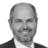 En profilbild av fastighetsmäklare Christian Ekengren