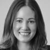 En profilbild av fastighetsmäklare Emily Medqvist