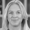 En profilbild av fastighetsmäklare Ellen Larsson