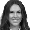 En profilbild av fastighetsmäklare Olivia Carlström
