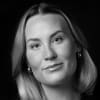 En profilbild av fastighetsmäklare Kajsa Theorin