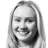 En profilbild av fastighetsmäklare Emma Persson