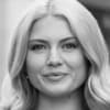 En profilbild av fastighetsmäklare Nathalie Ljungberg