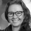 En profilbild av fastighetsmäklare Katrin Rehnström
