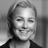 En profilbild av fastighetsmäklare Emma Lind