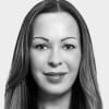 En profilbild av fastighetsmäklare Alina Ibraimovski
