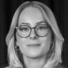 En profilbild av fastighetsmäklare Tilda Hermansson