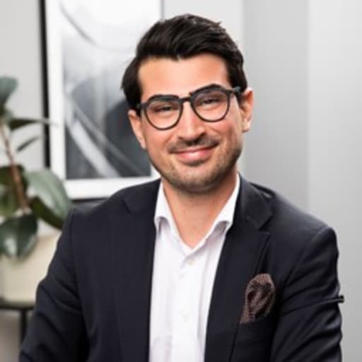 Profilbild av Adam Adra