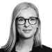 En profilbild av fastighetsmäklare Josefine Schöön