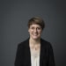 En profilbild av fastighetsmäklare Jenny Kjellsson
