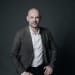 En profilbild av fastighetsmäklare Johan Pålsson