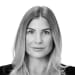 En profilbild av fastighetsmäklare Emelie Clarberg