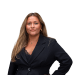 En profilbild av fastighetsmäklare Lina Amor Monroy