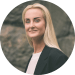 En profilbild av fastighetsmäklare Annika Landqvist Sulejmanovic