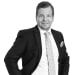 En profilbild av fastighetsmäklare Daniel Björklund