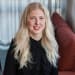 En profilbild av fastighetsmäklare Julia Eriksson