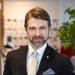 En profilbild av fastighetsmäklare Anders Viktorsson