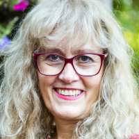 Debra Pascali Bonaro