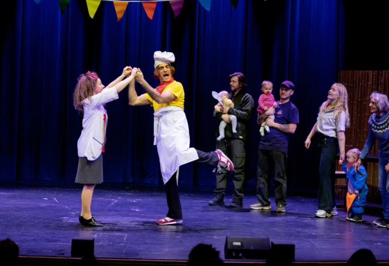 Se masser af underholdning. Fotograf: Bellevue Teatret
