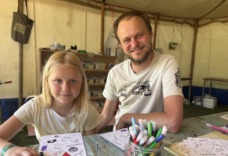 Andreas er på festivalen med
sine børn på 9 og 11 år
