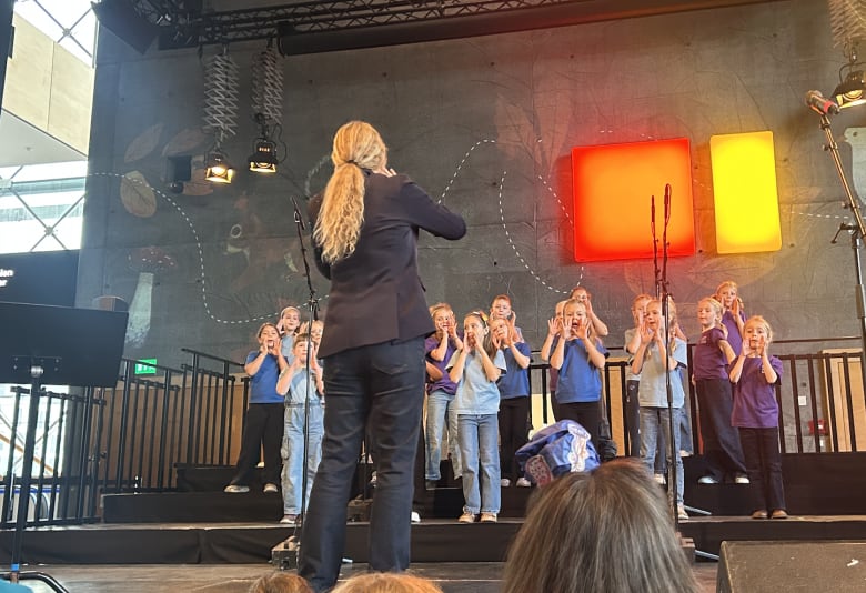 Spirekoret på scenen