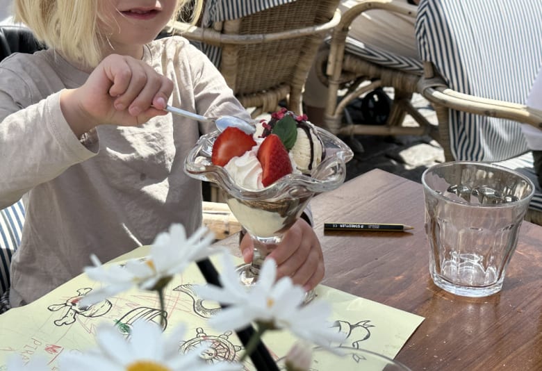 Børnedessert på Nyhavns Færgekro. Foto: Stephanie Mielnicki