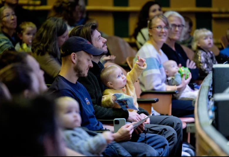De helt små kan tage til klapvognskoncerter. Fotograf: Bellevue Teatret 