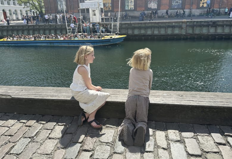 Børn i Nyhavn. Foto: Stephanie Mielnicki