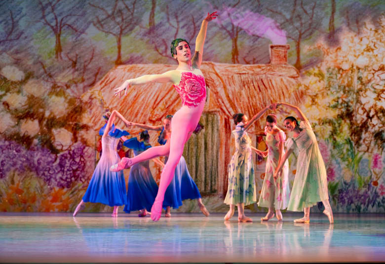 Snedronningen 2025 i Tivolis Koncertsal. Foto: Henrik Steenberg