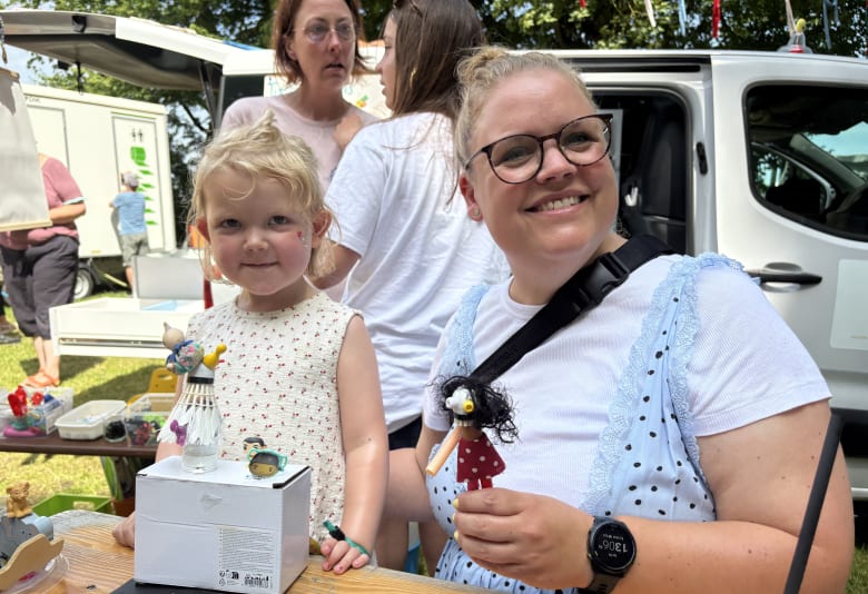 Helene er på Heartland med sine børn på 6 og 4 år.
