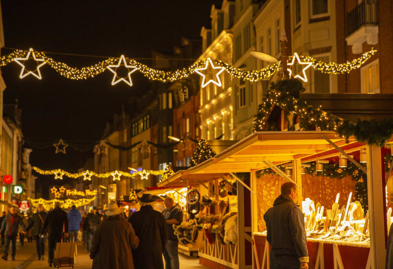 Shoppingmeile Flensburger Weihnachtsmarkt. Foto: Peer Cipriani
