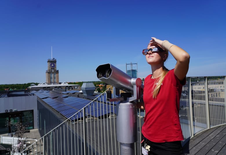 Oplev solformørkelsen på Experimentariums tagterrasse. Foto: Experimentarium