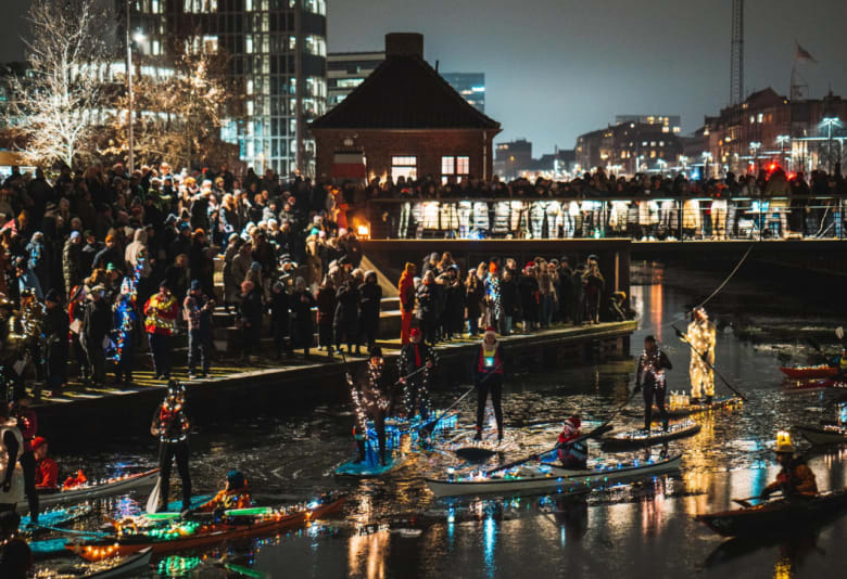 Foto: Lucia i kajak. Fotograf: Francesca Dolnier