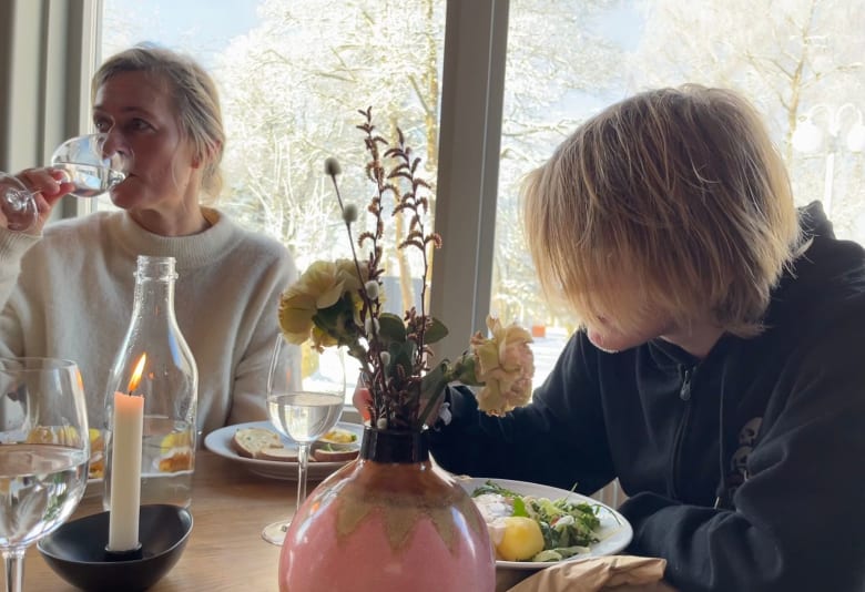 Frokost på Hotell Lassalyckan. Foto: Caroline Meldgaard.