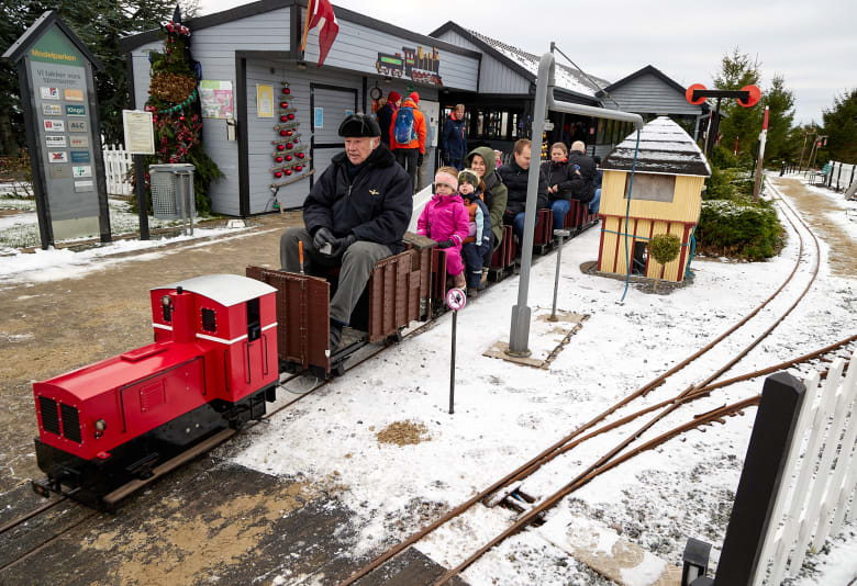 Juletur med de små toget. Foto: Modelparken