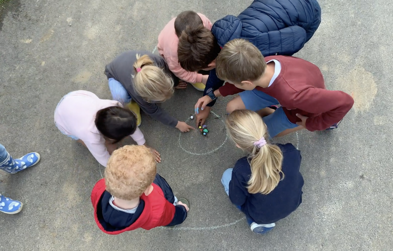 Francis Alÿs, Children's Game #31, Slakken. Pajottenland, Belgium 2021 – 5’01’’. In collaboration with Julien Devaux and Félix Blume