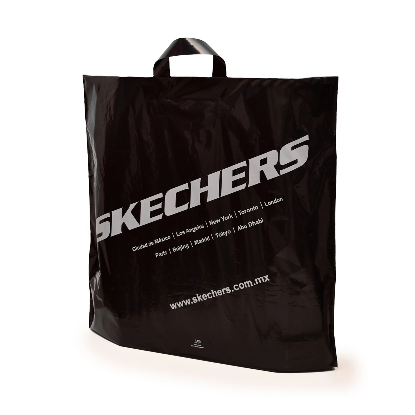 Bolsa para tenis negra impresa con imagen y  logotipo de la marca: Skechers.